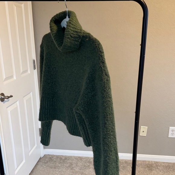 Zara Forest Green Turtleneck Sweater - Picture 3 of 10